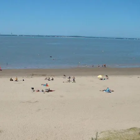 Holiday home Avec Piscine Parc De Royan